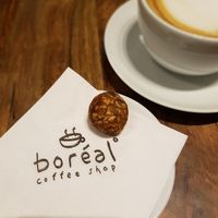 Cinnamon bliss ball & oat latte at Boreal Coffee Shop - Stand in Geneva