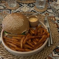 Smoked hearty burger and sweet potatoes with sriracha mayo #Veganuary at Nicole's Greenhouse in Hurghada