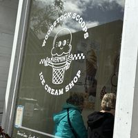 The logo  at Woodstock Scoops in Woodstock