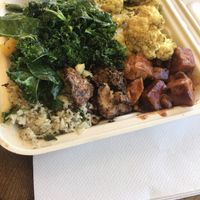 Jerk chickin and other goodies at Tastebuds in Willits