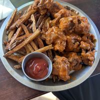 Cauliflower wings and fries   at Tastebuds in Willits