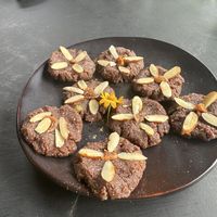 Raw vegan cookies   at Joyously Raw in Ubud
