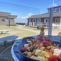   at Lindas Fingermat in Skanor