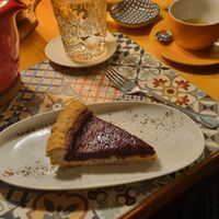 vegan cake with berries at Old Lemon Tree in Klagenfurt