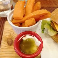 Sweet potato chips at Green & Burger in Sant Feliu De Guixols
