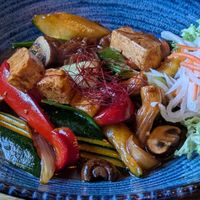 M10. TOFU-PAK-CHOI mit Reis at Loy Vegan in Trier