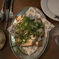 Garlic breadd  at Faubourg Daimant in Paris