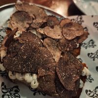 Brioches al tartufo at Faubourg Daimant in Paris