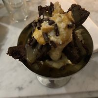 Écœurant snicker ...  at Faubourg Daimant in Paris