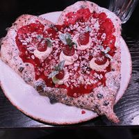 Bonnies Heart: vegan raspberry crumble pizza  at 60 seconds to Napoli in Muenster