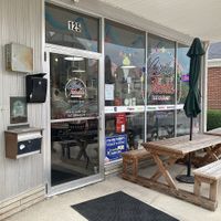 Exterior seating at Circle of Friends Restaurant in Findlay