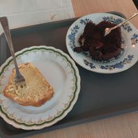 Zitronen und Schoko Mohn Wallnuss Kuchen at Gartencafé Wiligrad in Luebstorf