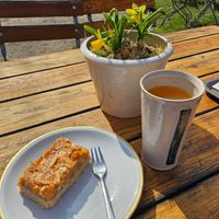 Schwedischer Apfelkuchen und Heißer Apfelpunsch at Gartencafé Wiligrad in Luebstorf