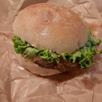 Vegan burger at Alternative Nomade in Bar-le-duc