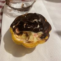 Dark chocolate with raspberry and vanilla with raspberry flavor   at Gelateria Il Gelato in Carmignano Di Brenta