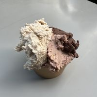 Hazelnut, dark chocolate, third I didn‘t Rentenversicherung, but was Great also  at Gelato DISCO in Berlin
