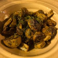 Mushrooms with garlic and parsley 9,50€ at D'amira in Madrid