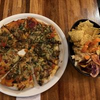 Pizza veggie y hummus   at Golfo Norte in Barrika
