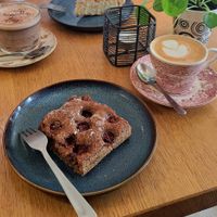 Kuchenauswahl, Cappuccino & Heiße Schoki at Café zur Krummbeere in Landau