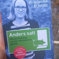 anders satt (friederike schmitz) at Ventil Verlagsbuchhandlung in Berlin