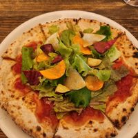 Garden veg pizza at Love Table in Osaka