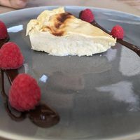 Tarta de queso vegana al horno at Pizzaría Cerkanias in Pontevedra