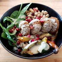 Vegan "Damaskus" bowl (housemade falafel, hummus, rice, chickpeas, spinach, grilled vegetables,  pomegranate, tahini) at Brothers Amstetten in Amstetten