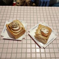 Cookie dough, Macadamia nut white chocolate at Cinnamood in Wuppertal