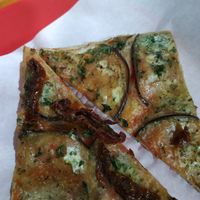 Vegan pizza at Primo Basilico in Lisbon