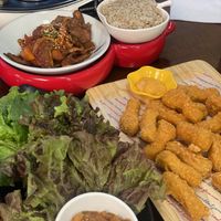 Vegan fried chicken, ssambap  at Vegan Kitchen - 비건 키친 in Seoul