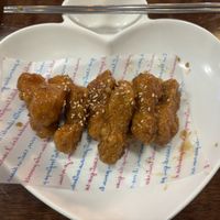 Koreanisches frittiertes „Hähnchen“ in der Knoblauch-Version  at Vegan Kitchen - 비건 키친 in Seoul