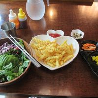 and they do good chips/fried potatoes too at Vegan Kitchen - 비건 키친 in Seoul