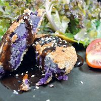 Purple potato salad at Samui Health Shop by Lamphu in Koh Samui
