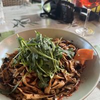 Oliventarpenade mit Rucola und Sesam  at Le Petit Paradis in Malaucene