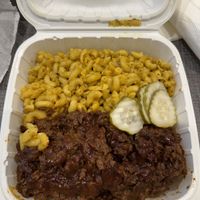 Vegan steak and mac & chz   at Leaf Over Beef in Los Angeles