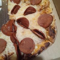 I bought vegan pepperoni and took it to them, unopened 🤤 this pizza is sooo good! at Strings Italian Cafe in Yreka