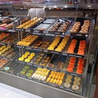 The green label are vegan. There are 4-5 option at Dunkin' - Copenhagen Central Station in Copenhagen