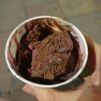 Helado de chocolate at Antiuxixona Gelateria in Calafell