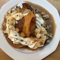 peach cobbler french toast  at Sfera in Berlin