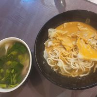 Seaweed/Tofu skin soup and ramen in sesame sauce at Ivy's Veggie - 艾薇家蔬食 in Taitung