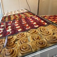 Vorne: klassische Zimtschnecken  at Cinnamood in Frankfurt