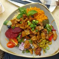 Vegane Döner Bowl mit Salat und Cuscus at Bar Be QUBE in Lueneburg