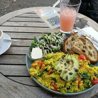 Seriously massive scramble 🤤 at Vegan Vibes in Berlin
