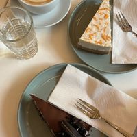 Oreo und Karrotenkuchen  at Vegan Vibes in Berlin