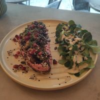 Hummus bread at Vegan Vibes in Berlin