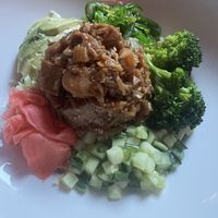 Poke bowl  at Jardin Nelson in Montreal