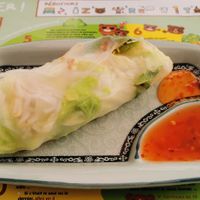 Rouleau printemps cacahouète et oignons grillés at Chez Thao in Bagneres-de-luchon