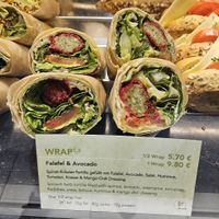 Falafel & Avocado wrap (5.7€ for one of the 4 half rolls depicted) at Ida & Frida - Kiosk in Dusseldorf