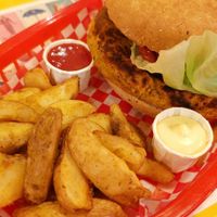 Hamburger vegano at Corazón by Emporio in Ladispoli