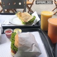 Lanche e beirute os dois em opção vegana at Prime Dog - Vila Mariana in Sao Paulo